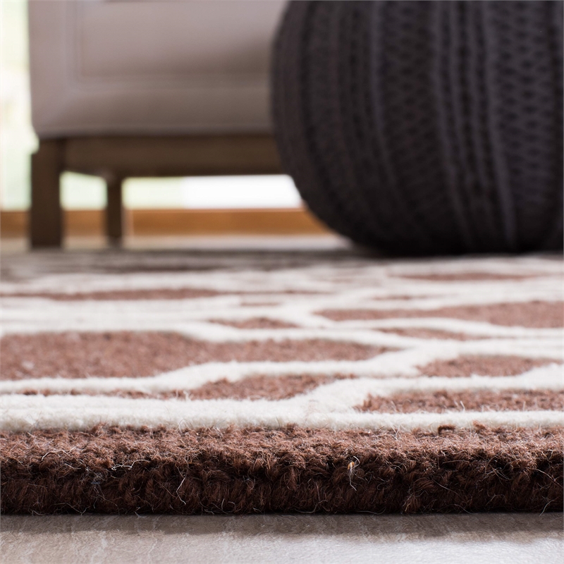 Safavieh Cambridge 6' X 9' Hand Tufted Wool Rug in Black and Ivory