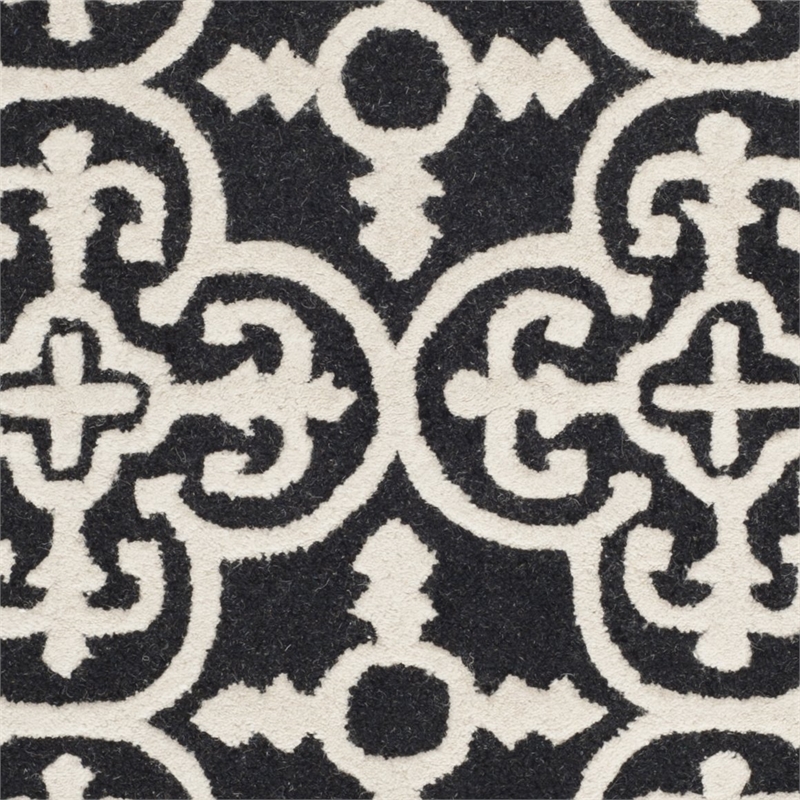 Safavieh Cambridge 5' X 8' Hand Tufted Wool Rug in Black and Ivory