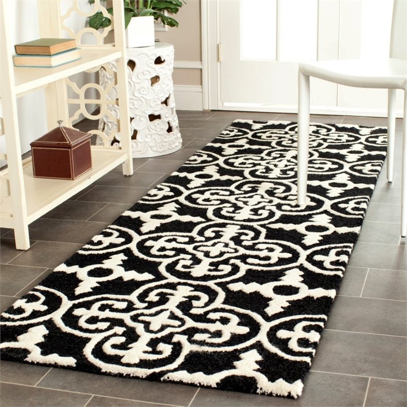 Safavieh Cambridge 6' Round Hand Tufted Wool Rug