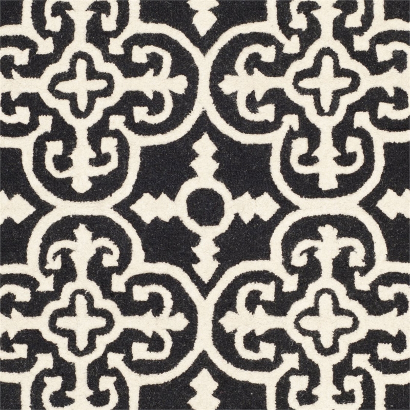 Safavieh Cambridge 8' X 10' Hand Tufted Wool Rug in Black and Ivory