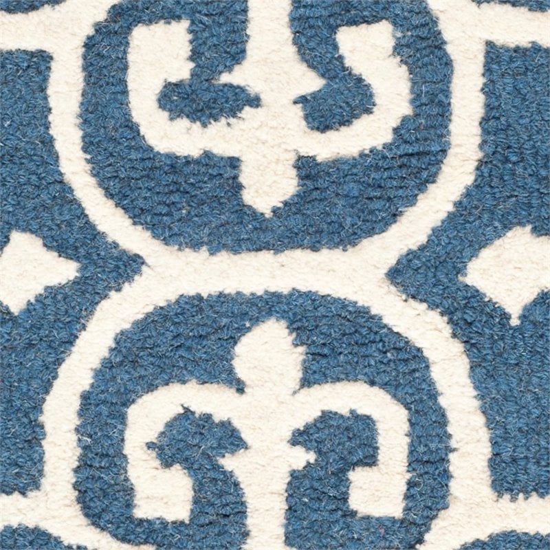 Safavieh Cambridge 6' Round Hand Tufted Wool Rug