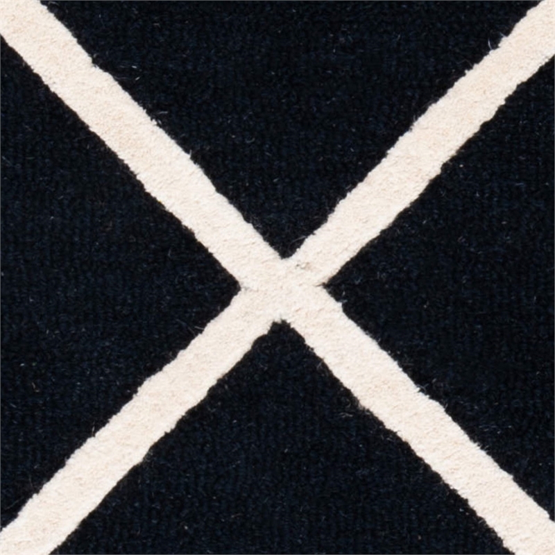 Safavieh Cambridge 6' X 9' Hand Tufted Wool Rug in Black and Ivory