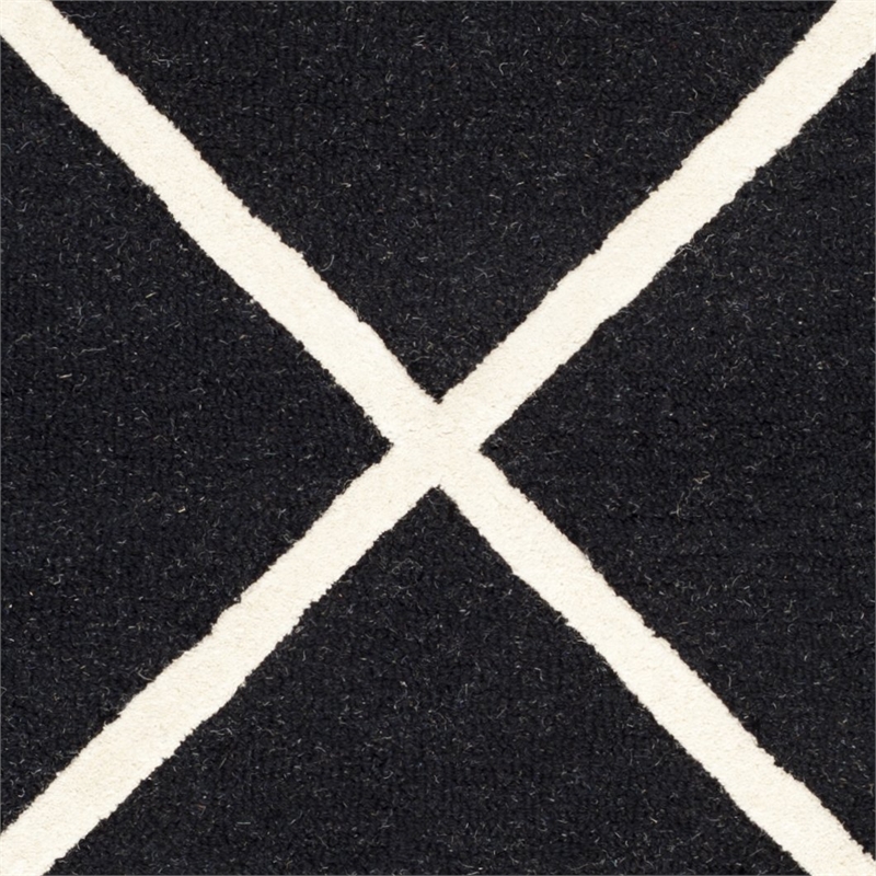 Safavieh Cambridge 6' X 9' Hand Tufted Wool Rug in Black and Ivory