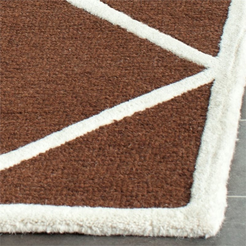 Safavieh Cambridge 6' Round Hand Tufted Wool Rug
