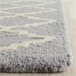Safavieh Cambridge 4' X 6' Hand Tufted Wool Rug in Silver and Ivory