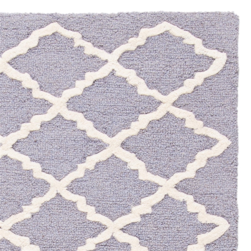Safavieh Cambridge 4' X 6' Hand Tufted Wool Rug in Silver and Ivory