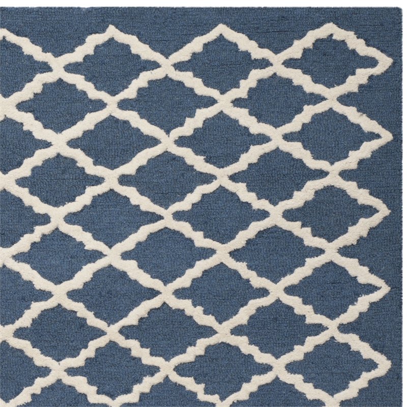 Safavieh Cambridge 4' X 6' Hand Tufted Wool Rug in Navy and Ivory