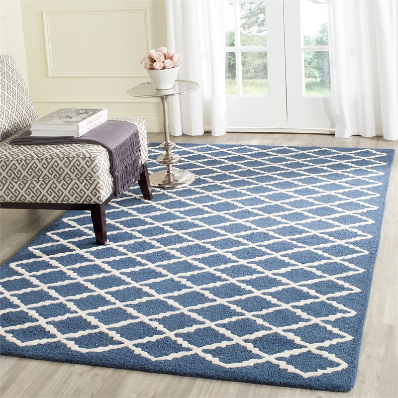Safavieh Cambridge 6' X 9' Hand Tufted Wool Rug in Navy and Ivory