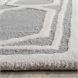 Safavieh Cambridge 4' X 6' Hand Tufted Wool Rug in Silver and Ivory