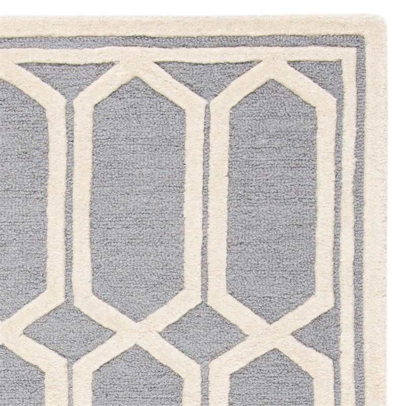 Safavieh Cambridge 6' X 9' Hand Tufted Wool Rug in Silver and Ivory