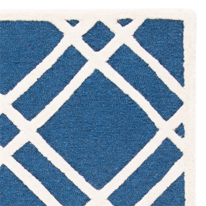 Safavieh Cambridge 3' X 5' Hand Tufted Wool Rug in Navy Blue and Ivory