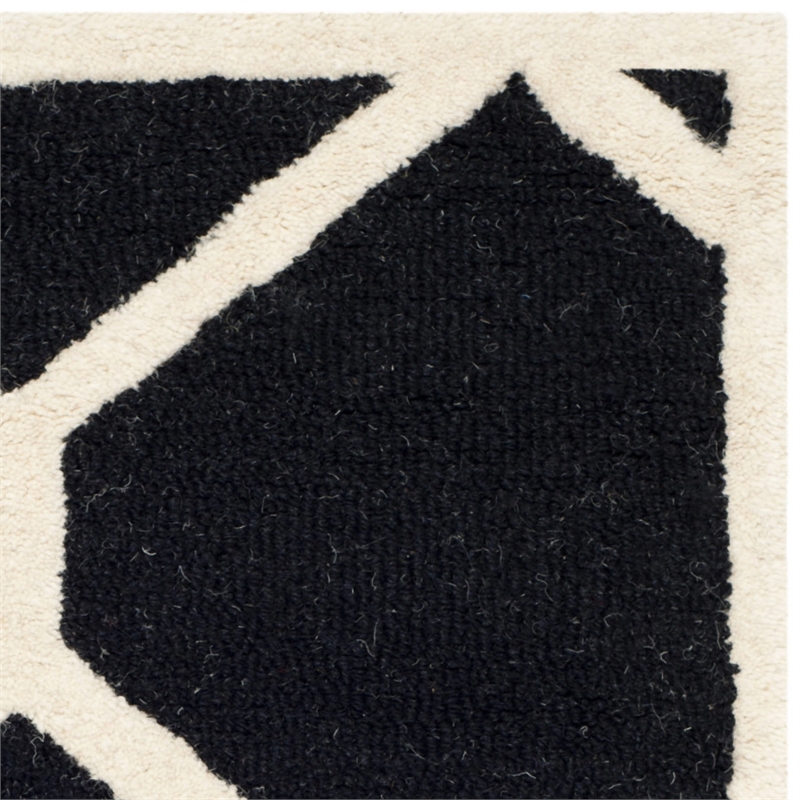 Safavieh Cambridge 2' X 3' Hand Tufted Wool Rug in Black and Ivory
