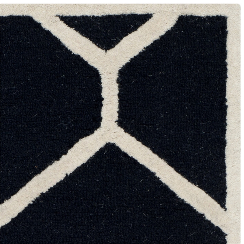 Safavieh Cambridge 3' X 5' Hand Tufted Wool Rug in Black and Ivory