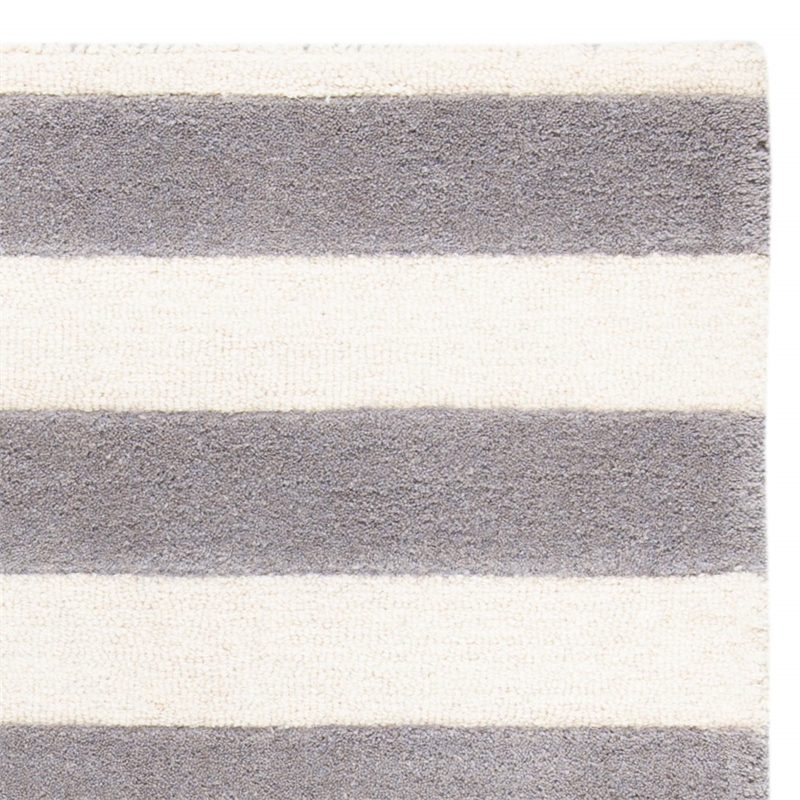 Safavieh Cambridge 6' X 9' Hand Tufted Wool Rug in Navy and Ivory