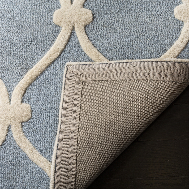 Safavieh Cambridge 6' X 9' Hand Tufted Wool Rug in Blue and Ivory