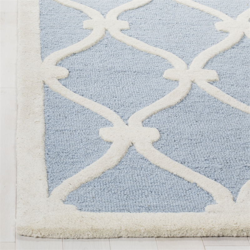 Safavieh Cambridge 6' X 9' Hand Tufted Wool Rug in Blue and Ivory