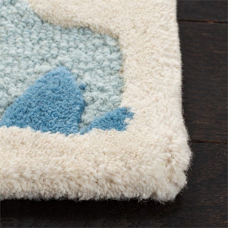 Safavieh Cambridge 5' X 8' Hand Tufted Wool Rug in Blue and Ivory