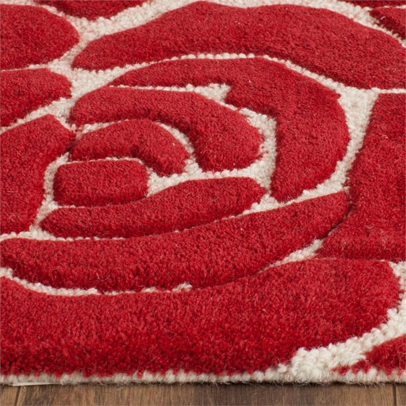 Safavieh Cambridge 8' X 10' Hand Tufted Wool Rug in Ivory and Red