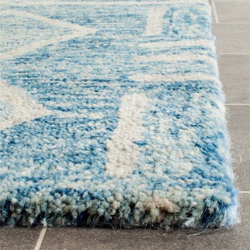 Safavieh Chatham 6' X 9' Hand Tufted Wool Rug in Blue and Ivory