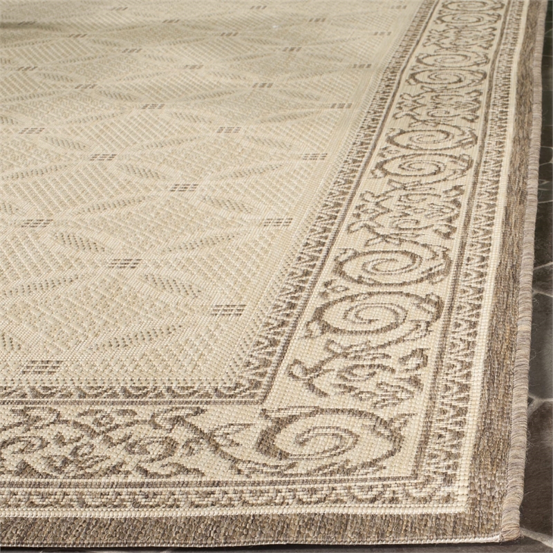Safavieh Courtyard 7'10