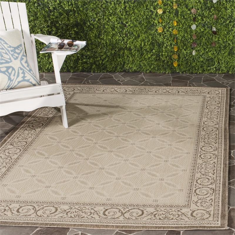 Safavieh Courtyard 7'10