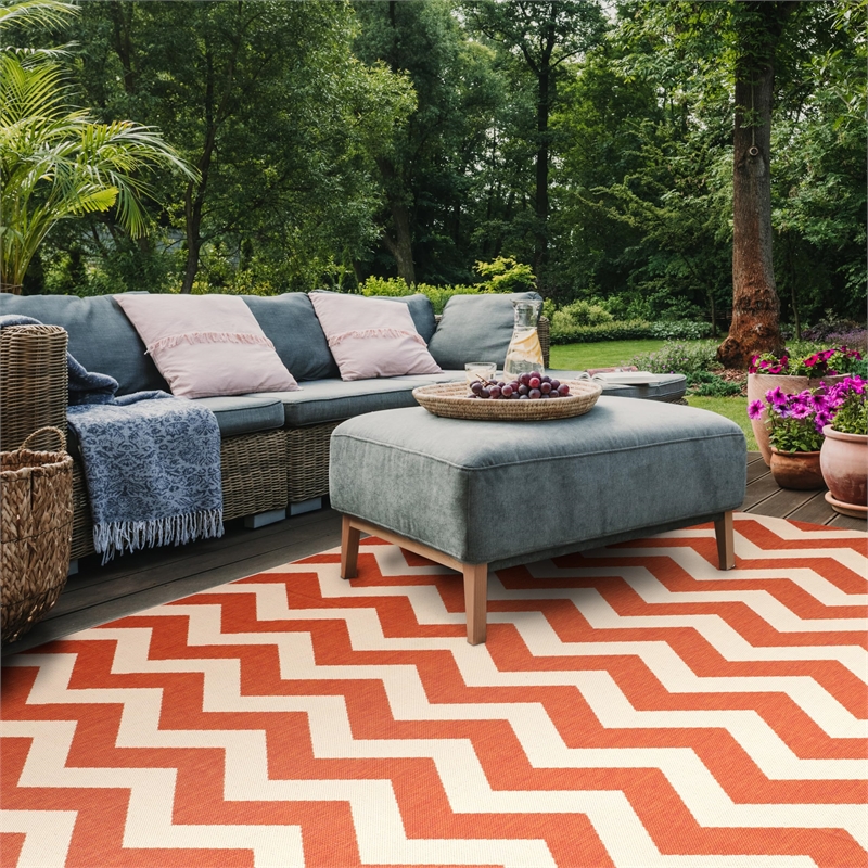 Safavieh Courtyard 8' X 11' Power Loomed Rug in Terracotta and Beige