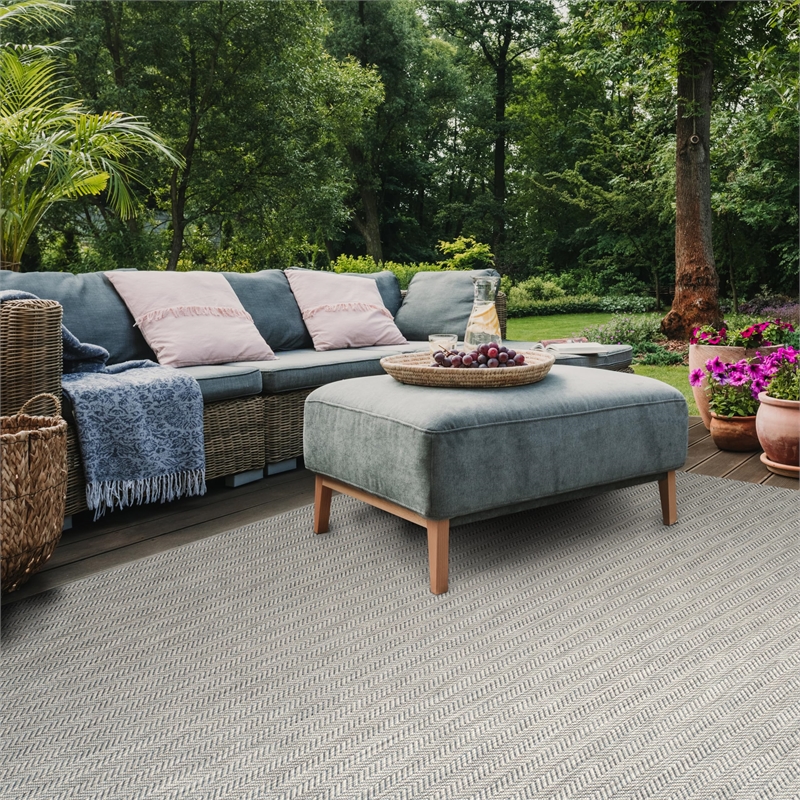 Safavieh Courtyard 8' X 11' Power Loomed Rug in Gray and Navy