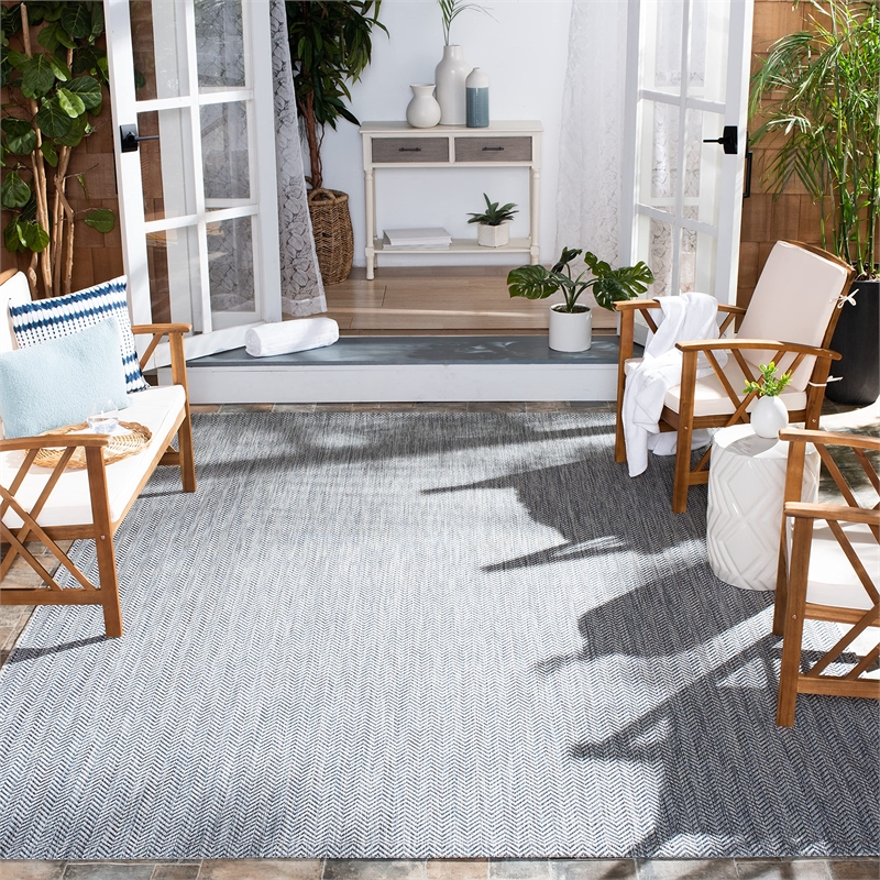Safavieh Courtyard 8' X 11' Power Loomed Rug in Gray and Navy