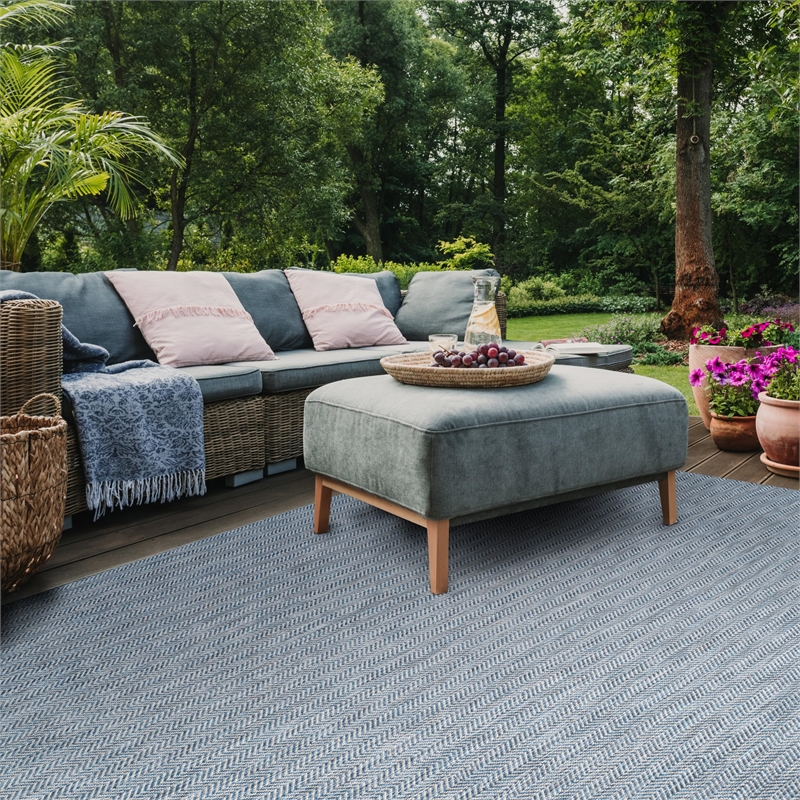 Safavieh Courtyard 8' X 11' Power Loomed Rug in Navy and Gray