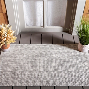 Safavieh Courtyard 2' X 3'7&quot Power Loomed Rug in Gray and Gray