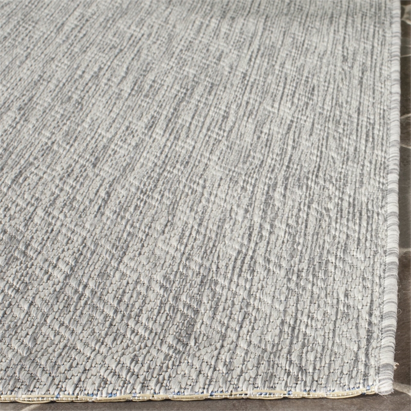 Safavieh Courtyard 2' X 3'7