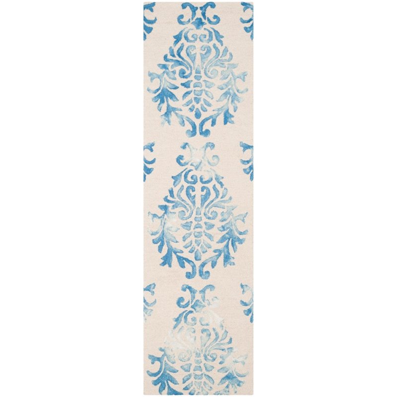 Safavieh Dip Dye 7' Round Hand Tufted Wool Rug in Beige and Blue