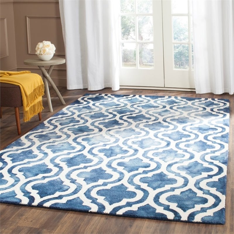 Safavieh Dip Dye 4' X 6' Hand Tufted Wool Pile Rug in Navy and Ivory