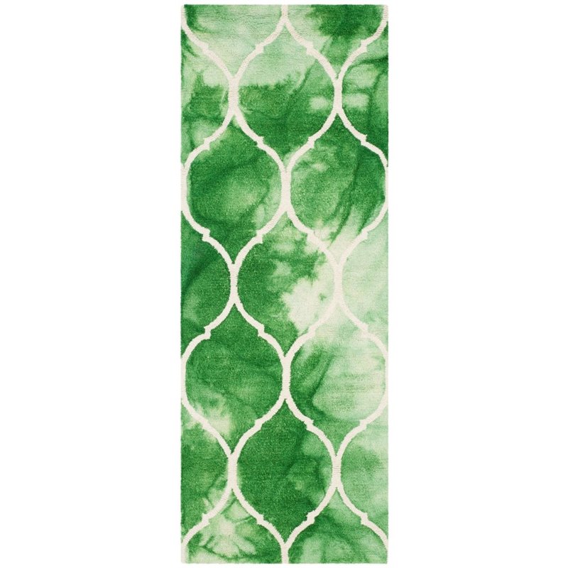 Safavieh Dip Dye 7' Round Hand Tufted Rug in Green and Ivory
