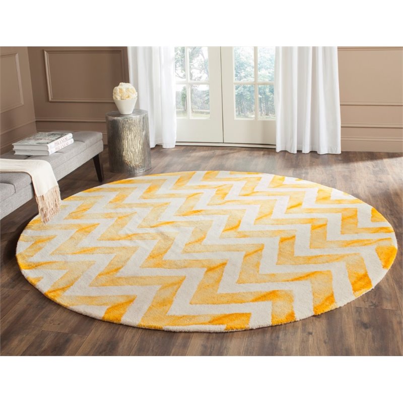 Safavieh Dip Dye 7' Round Hand Tufted Wool Rug in Ivory and Gold
