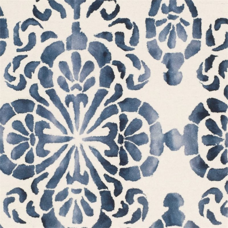 Safavieh Dip Dye 7' Round Hand Tufted Wool Rug in Ivory and Navy