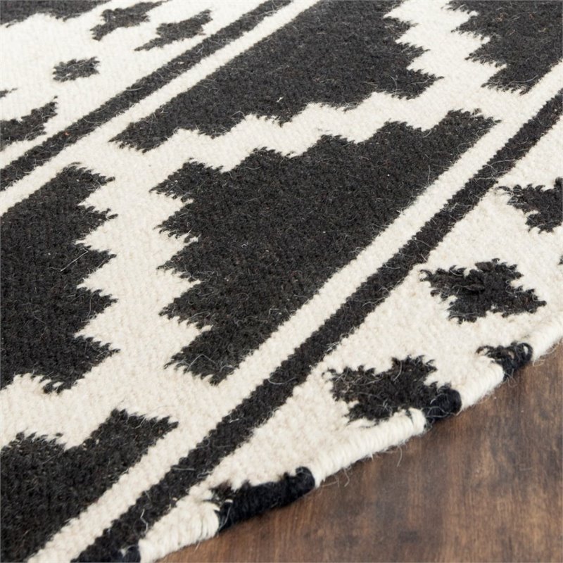 Safavieh Dhurries 6' Round Hand Woven Flat Weave Wool Rug