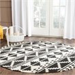 Safavieh Dhurries 6' Round Hand Woven Flat Weave Wool Rug