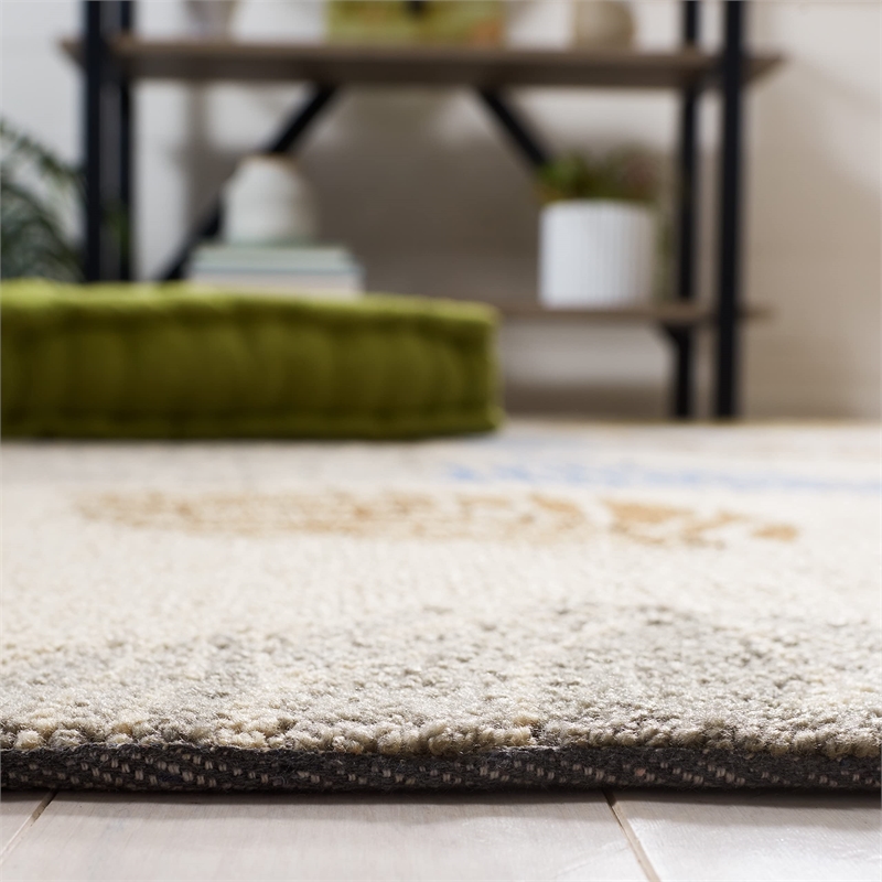 Safavieh Four Seasons 4' X 6' Hand Hooked Polyester Pile Rug in Gray