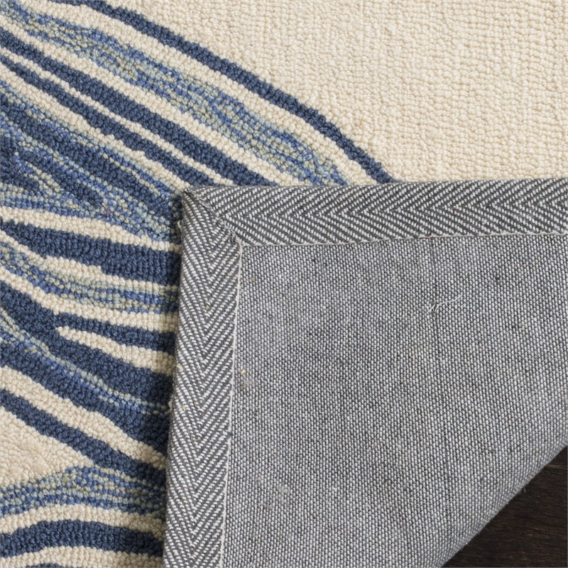 Safavieh Four Seasons 4' X 6' Hand Hooked Polyester Pile Rug in Beige