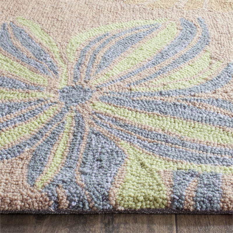Safavieh Four Seasons 4' X 6' Hand Hooked Polyester Pile Rug in Creme