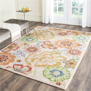 Safavieh Four Seasons 4' X 6' Hand Hooked Rug in Beige and Red