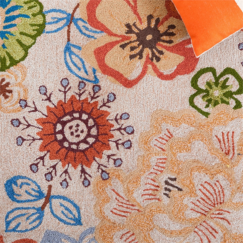 Safavieh Four Seasons 4' X 6' Hand Hooked Rug in Beige and Red