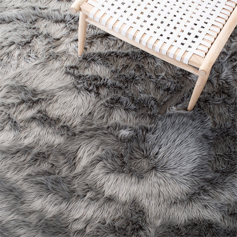 Safavieh Faux Sheep Skin 3' X 5' Power Loomed Acrylic Rug in Gray