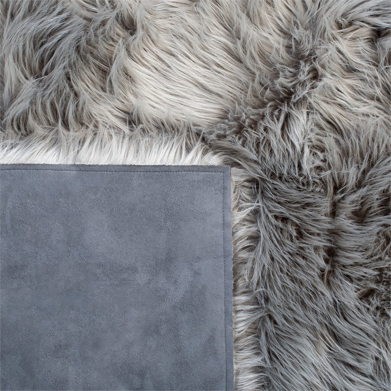 Safavieh Faux Sheep Skin 3' X 5' Power Loomed Acrylic Rug in Gray