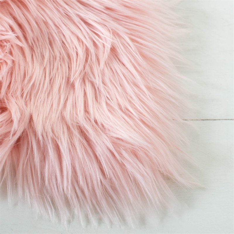 Safavieh Faux Sheep Skin 3' X 5' Power Loomed Acrylic Rug in Pink