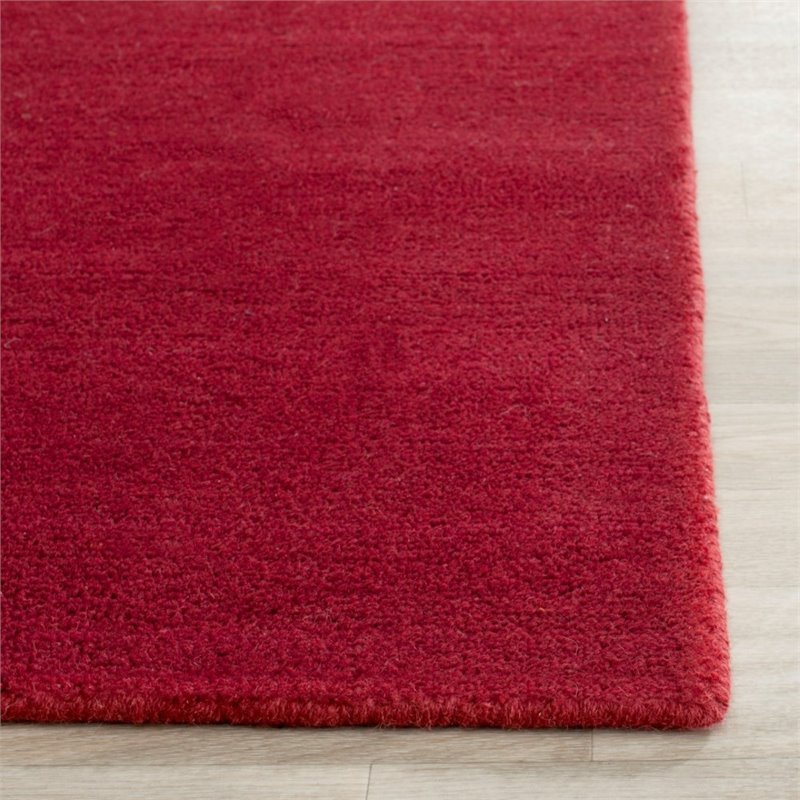 Safavieh Himalaya 6' Round Hand Loomed Wool Pile Rug in Red