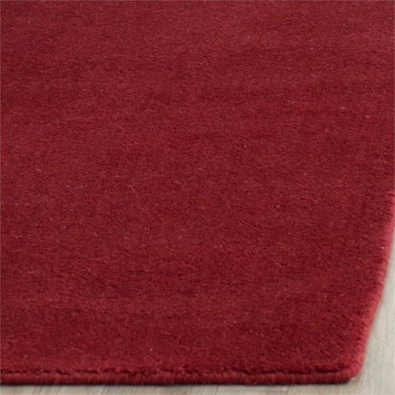 Safavieh Himalaya 6' Round Hand Loomed Wool Pile Rug in Red