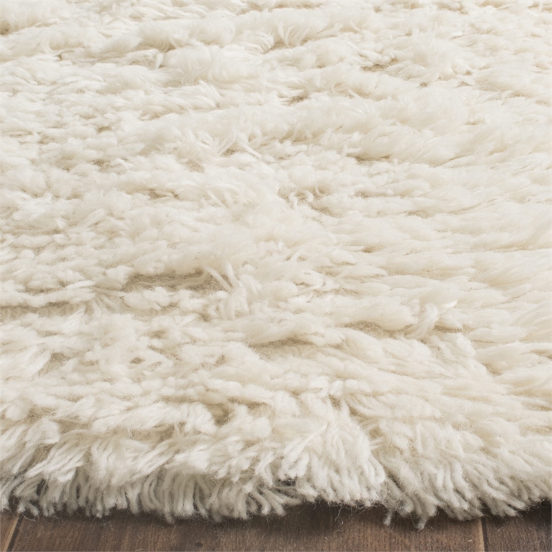Safavieh Kenya 9' X 12' Hand Knotted Wool and Cotton Rug in Ivory