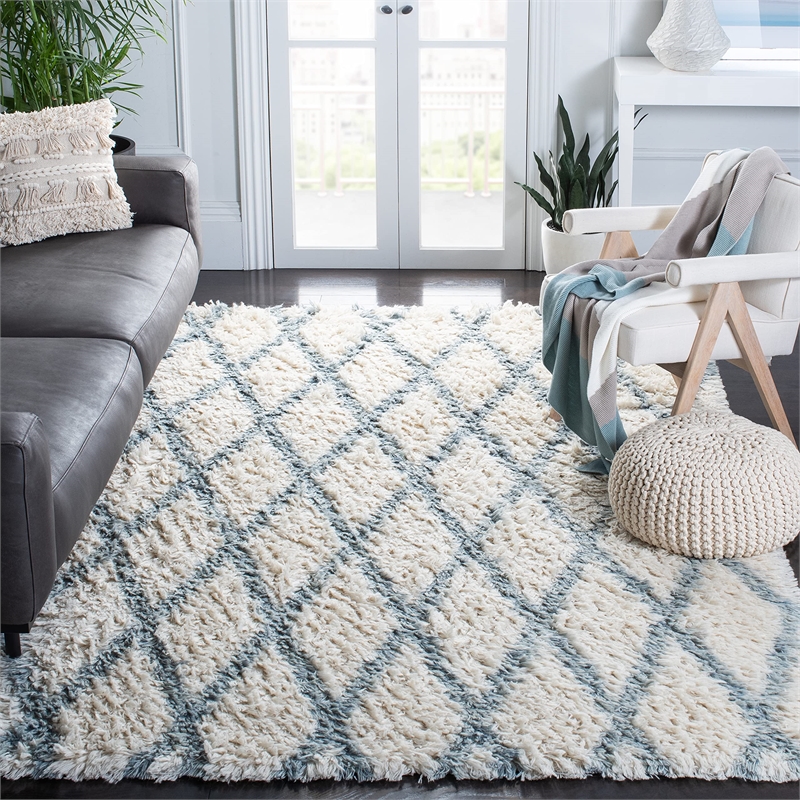 Safavieh Kenya 6' X 9' Hand Knotted Rug in Ivory and Blue